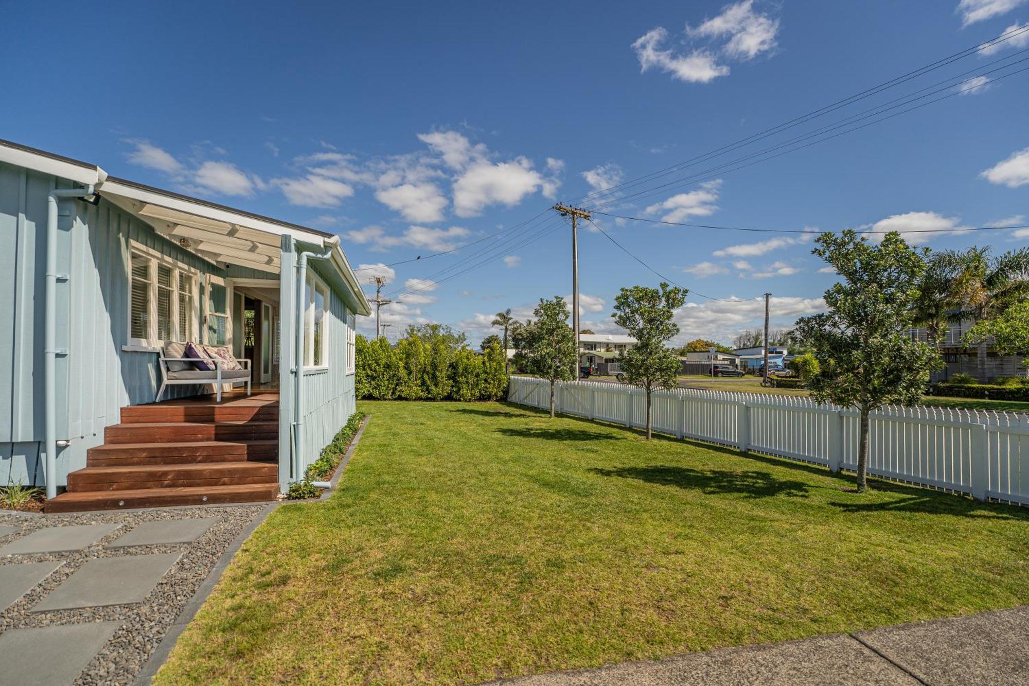 Blue Belle Cottage Whitianga Exterior photo
