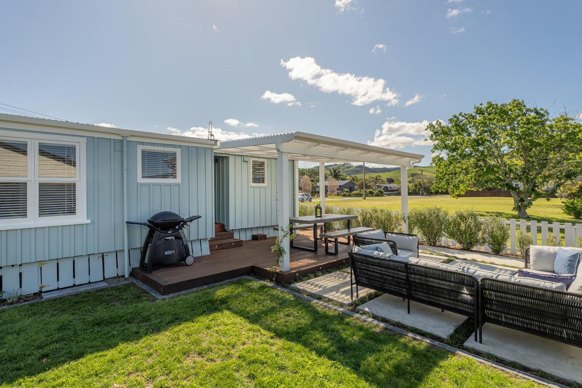 Blue Belle Cottage Whitianga Exterior photo